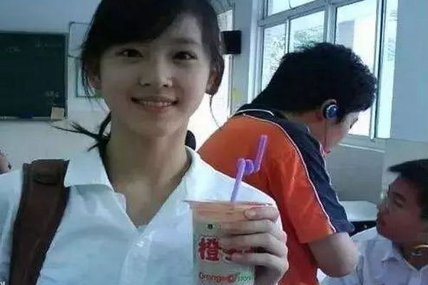 缩略图 | 凤姐微博注销了：背后是一部中国初代网红过气史