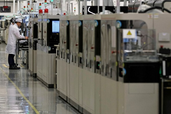 缩略图 | 封杀华为，川普遗弃他“最不能遗弃的人”