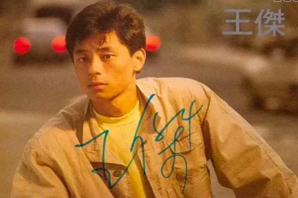 缩略图 | 亚洲歌圣隐居加拿大28年：连发10首新歌，三代歌迷激动落泪