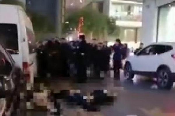 缩略图 | 重庆坠楼者砸死2高中女生，其中一人系失独再生女