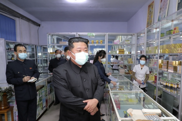 缩略图 | 朝鲜宣布抗疫取得胜利，并暗示金正恩曾感染新冠