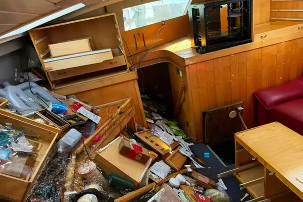 缩略图 | 中国航海家遭遇破坏性洗劫，船只毁灭性损伤！