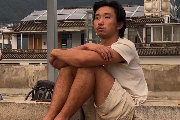 缩略图 | 32岁富二代有三个硕士文凭，却在大理流浪，月花100元！