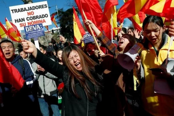 缩略图 | 大规模冻结华人账户 西班牙银行道歉了！