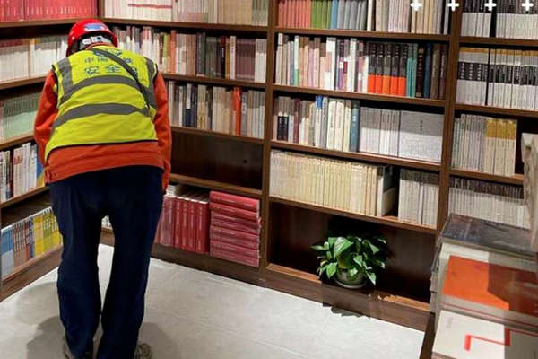 缩略图 | 名校留学归来，她还是成了同事和父母口中的疯子！