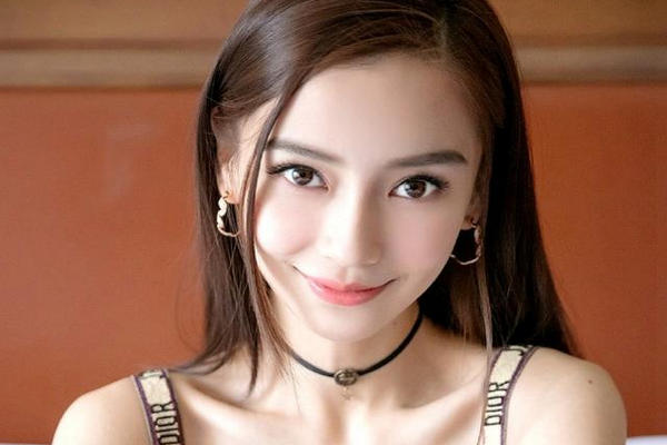 缩略图 | Baby情人节文案再引离婚猜测，疑暗示自己目前单身