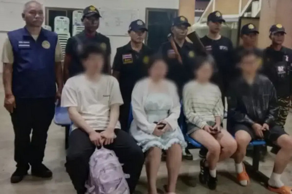 缩略图 | 4名中国人跳车逃过被卖缅甸：先跳下者拉开后门救出3人，涉案司机弃车逃离