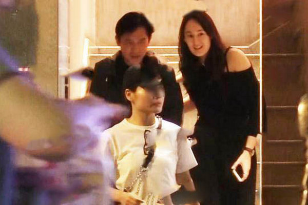 缩略图 | 梁朝伟深夜与混血美女同返酒店，无惧刘嘉玲吃醋？