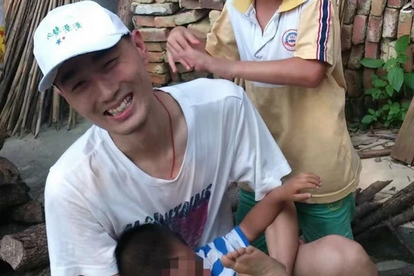 缩略图 | 32岁程序员周末晕倒后猝死！遗物中有本书《恭喜你当上主管了》！