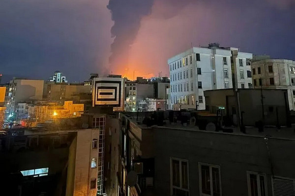 缩略图 | 全伊朗最心酸的“千万富翁”：揣着刚印出来的巨款，只够买走两斤牛肉！