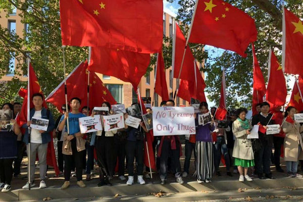 缩略图 | 加拿大大学剥夺中国学联学生会资格，中方愤怒谴责！