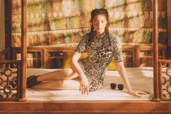 缩略图 | 范冰冰韩国写真曝光，站C位高调感谢团队成员