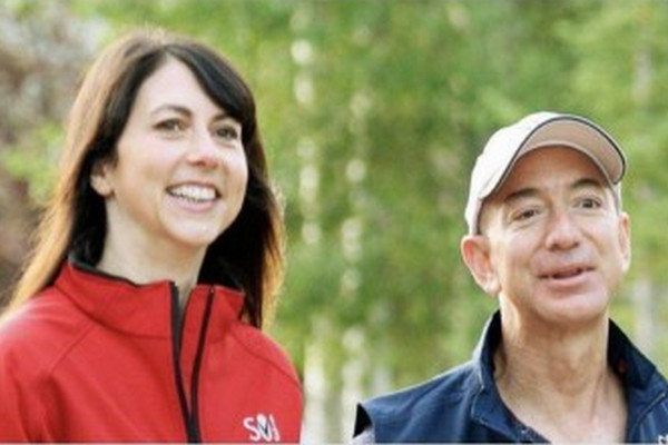 缩略图 | 全球首富 亚马逊CEO贝佐斯宣布和妻子离婚