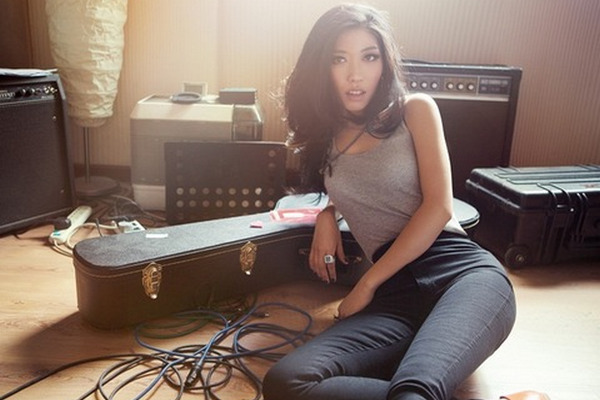 缩略图 | 歌手曲婉婷官员母亲被控贪腐3.5亿 或判死刑