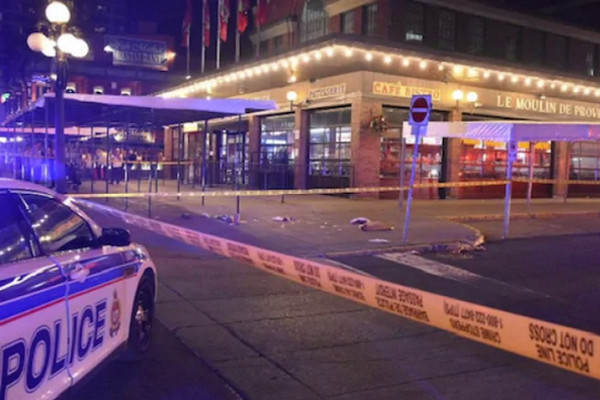 缩略图 | 渥太华 ByWard Market 发生恶性枪击案，1名男子重伤入院，生死未卜！