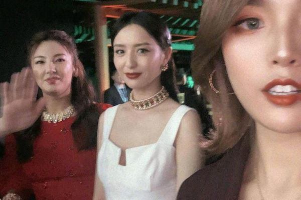 缩略图 | 佟丽娅张雨绮输给了她？一个像阿姨一个圆成球