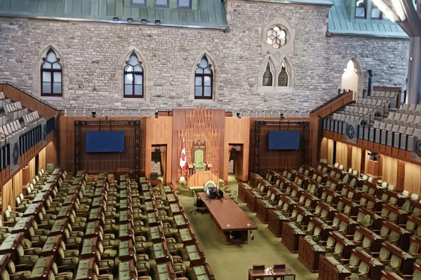 缩略图 | 加拿大国会议员发起正式请愿，要求换党即触发补选！