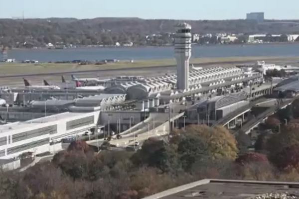 缩略图 | 美国大幅度削减航班，加拿大机场严阵以待防连锁冲击！