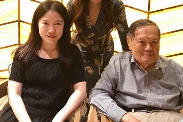 缩略图 | 杨振宁与翁帆现身北京公开场合 两人无交流