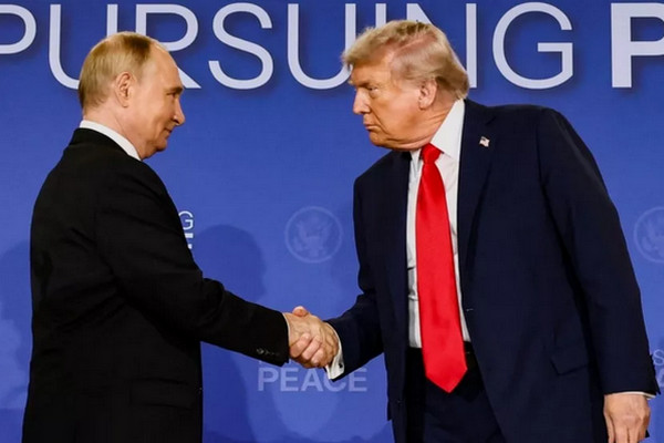 缩略图 | 特朗普总统称：已要求普京协助结束乌俄战争