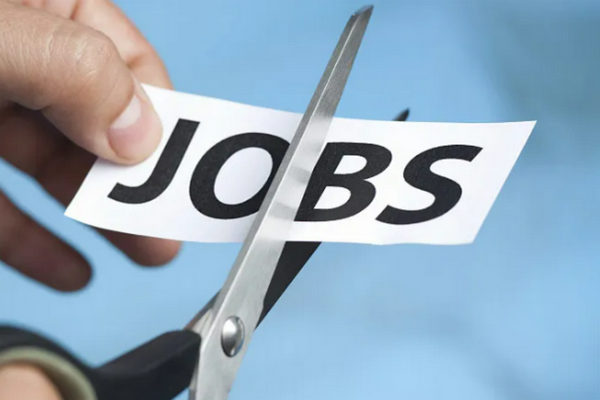 缩略图 | 【政府裁员最新消息】24个部门，1.6万人被裁，2.4万人岗位告急！总计划裁减4万个职位！