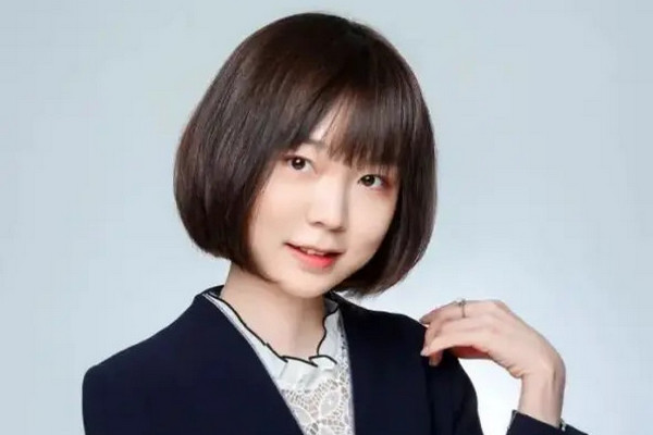 缩略图 | 28岁女博导在招生指南自称“长相比较可爱”走红：已婚，发帖获院长支持