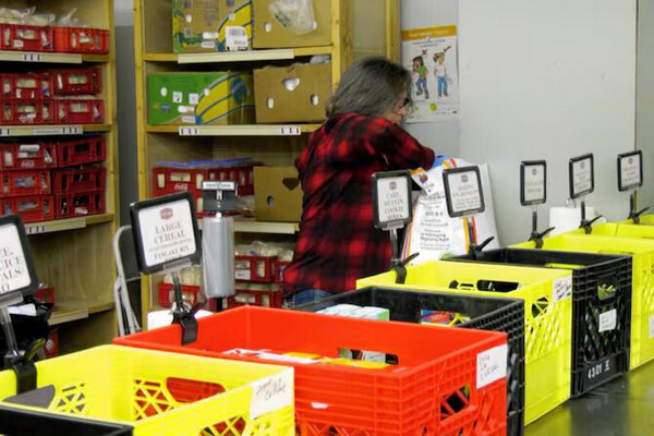 缩略图 | 崩溃！加拿大多地食物银行被挤爆：只能每月领一次！