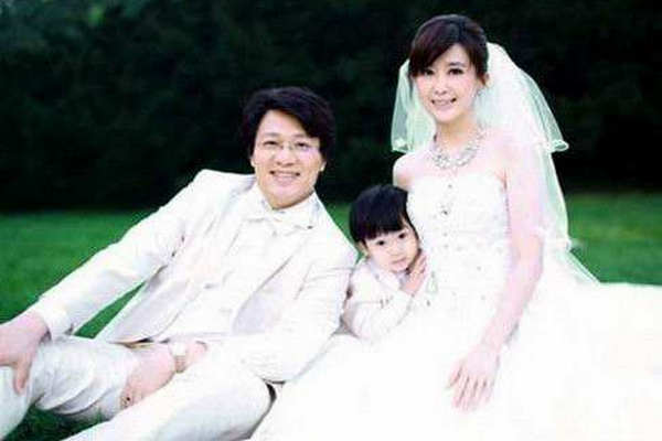 缩略图 | 知名女歌手婚内恋上女助理？前夫一句话道出真相