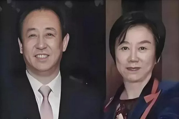 缩略图 | 刷屏了！带走500亿，许家印前妻丁玉梅被群狼盯上！