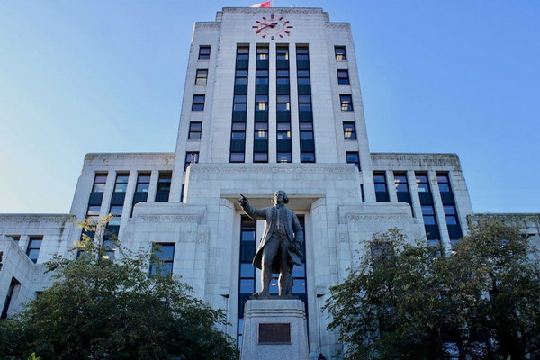 缩略图 | 炸锅！加拿大华裔市长力推"地税零增长"，大砍开支！