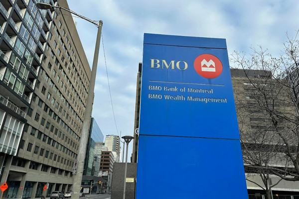 缩略图 | 10万人被这家银行“偷偷扣钱”14年！罚400万，你可以拿到退款！