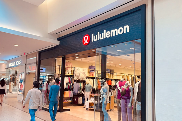 缩略图 | Lululemon起诉Costco卖"山寨"，特指Scuba、Define系列！