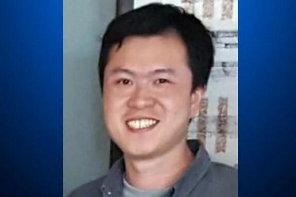 缩略图 | 华裔教授即将取得新冠“重大发现”，却被乱枪射死，疑和小三有关？
