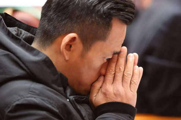 缩略图 | “小赌王”洗米华被捕：百亿身家和各色情妇都成浮云