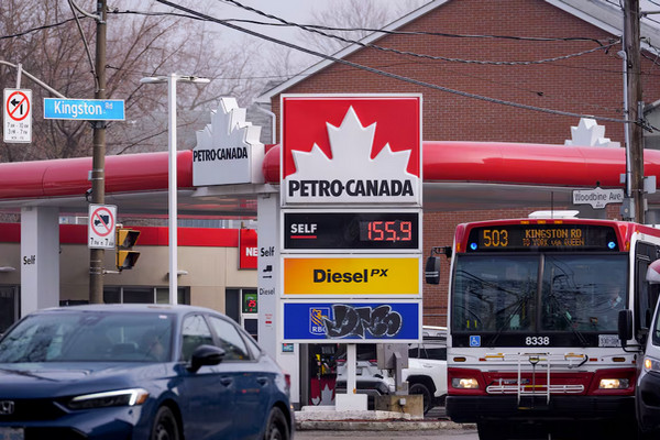 缩略图 | 渥太华油价持续飙升！受中东冲突影响，油价短期内上涨每升近30分！