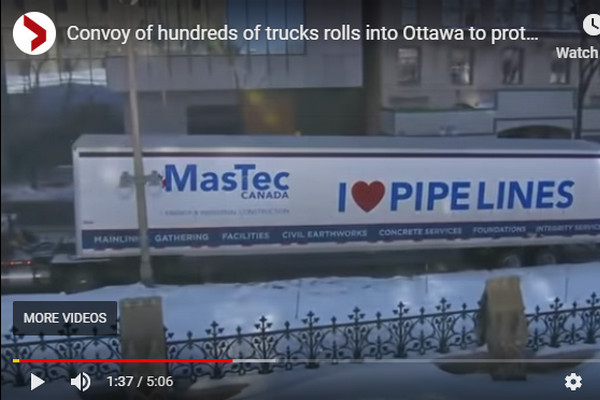 缩略图 | 卡车车队涌入首都渥太华 驱车千里抗议杜鲁多政府