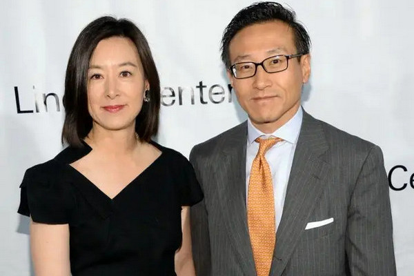 缩略图 | 阿里巴巴集团主席蔡崇信宣布离婚，曾被外界视为华裔商界“顶配夫妻”！