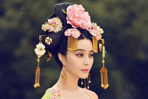 缩略图 | 章子怡暗指范冰冰是一辆公共汽车？