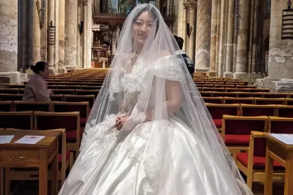 缩略图 | 一座英国中世纪修道院，成为中国人梦幻婚礼的胜地！