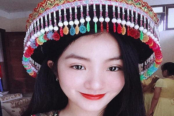 缩略图 | 为金正恩献花的19岁越南美女学生引发关注