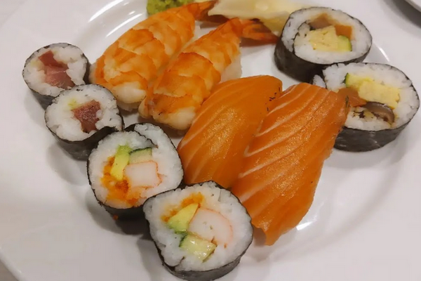 缩略图 | 四成加拿大人处于破产边缘，近一半人彻底停止外出吃饭！