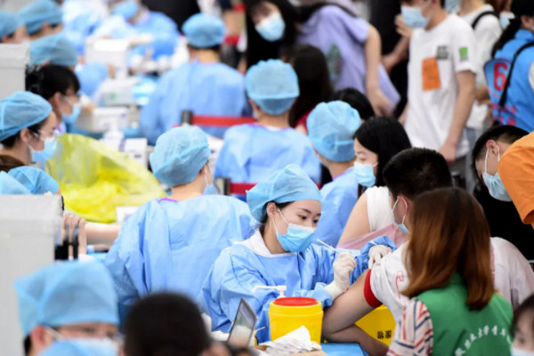 缩略图 | 华人留学生来加拿大打新冠疫苗被拒，在国内刚打完科兴！