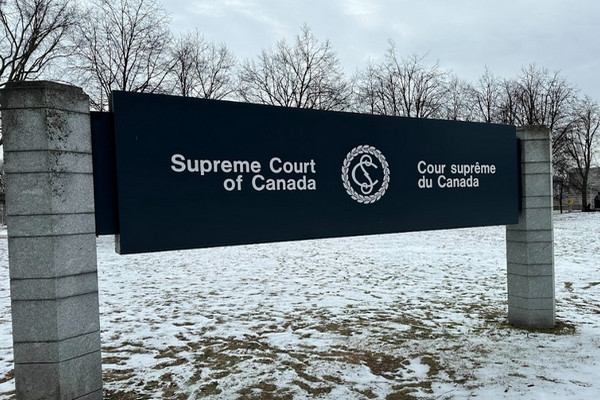 缩略图 | 年薪41万嫌不够！加拿大联邦法官加薪被拒，竟把政府告上法院！