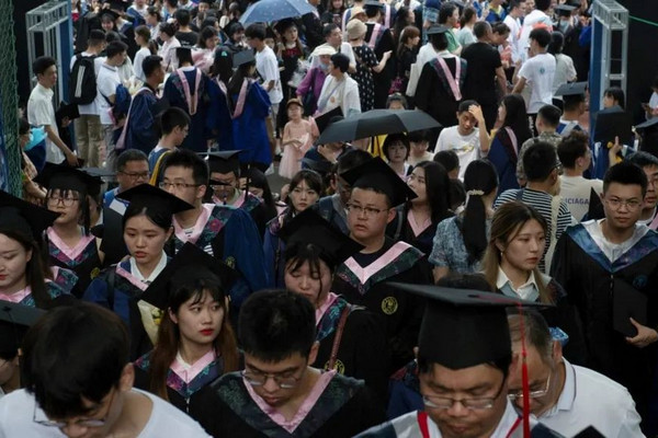 缩略图 | 无奈与焦虑：在美中博弈下的中国留学生