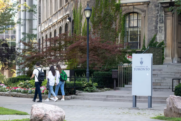 缩略图 | 加拿大两所大学跻身2026年全球前50名：多大、UBC入榜！