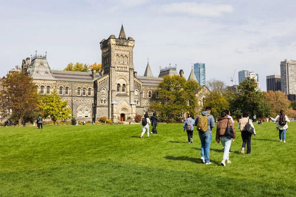 缩略图 | 加拿大读大学压力山大：人均背债3万元，大批人考虑退学！