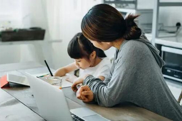 缩略图 | 华人妈妈陪读4年，舍下儿子自己回国：再不走娃也要断供！