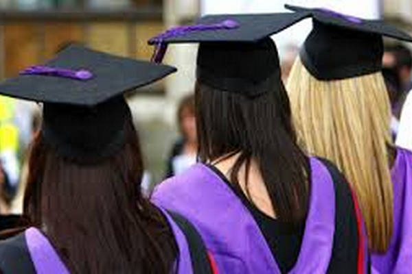 缩略图 | 留学女又曝新瓜：英国怀孕退学，黑人男友骗钱跑路！