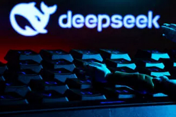 缩略图 | DeepSeek称遭大规模网攻，暂停新用户注册！