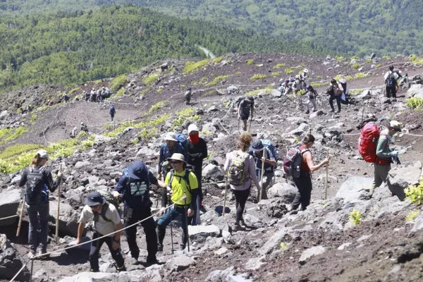 缩略图 | 日本去年3568人遇山难，其中145人是外国游客